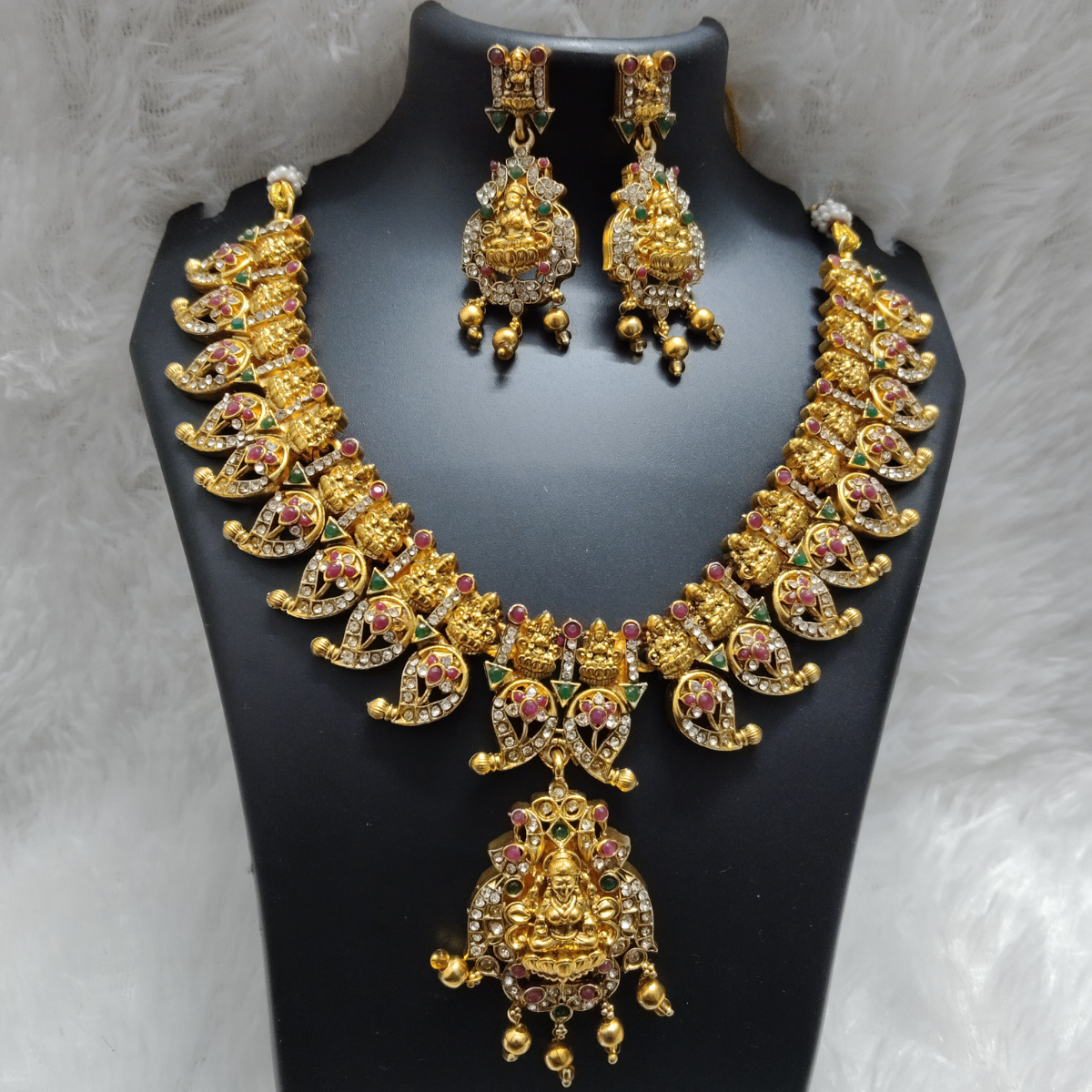 Lakshmi-Necklace.png Bridal Lakshmi Temple Necklace Set with Earrings - Image 1
